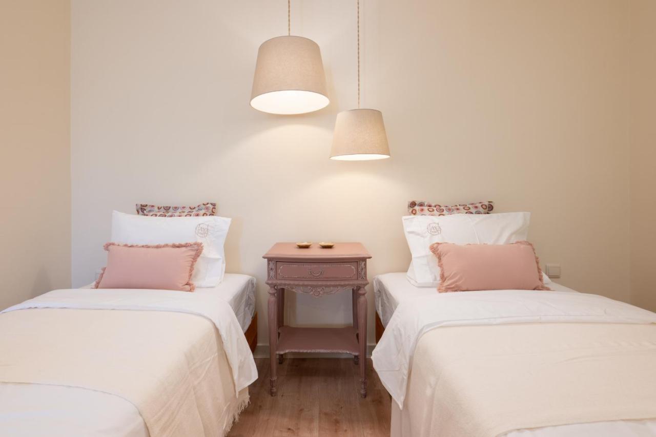 Gaya Avenue Flats - Elegant Contemporary Flats With Balcony Apartment บีลาโนวาเดกายา ภายนอก รูปภาพ