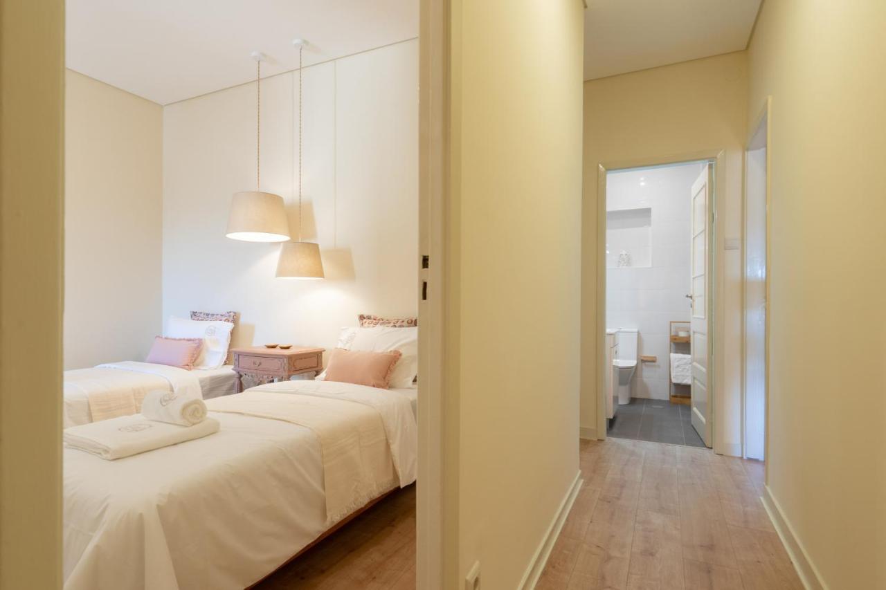 Gaya Avenue Flats - Elegant Contemporary Flats With Balcony Apartment บีลาโนวาเดกายา ภายนอก รูปภาพ