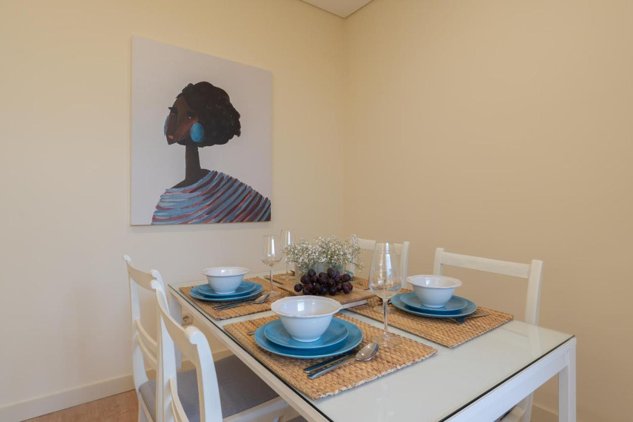 Gaya Avenue Flats - Elegant Contemporary Flats With Balcony Apartment บีลาโนวาเดกายา ภายนอก รูปภาพ