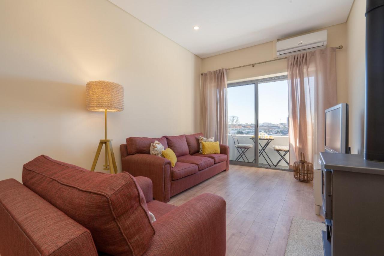 Gaya Avenue Flats - Elegant Contemporary Flats With Balcony Apartment บีลาโนวาเดกายา ภายนอก รูปภาพ