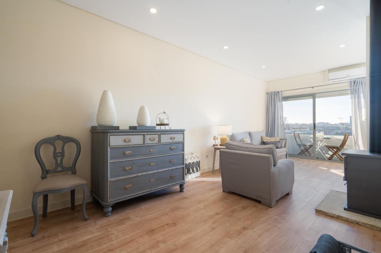 Gaya Avenue Flats - Elegant Contemporary Flats With Balcony Apartment บีลาโนวาเดกายา ภายนอก รูปภาพ