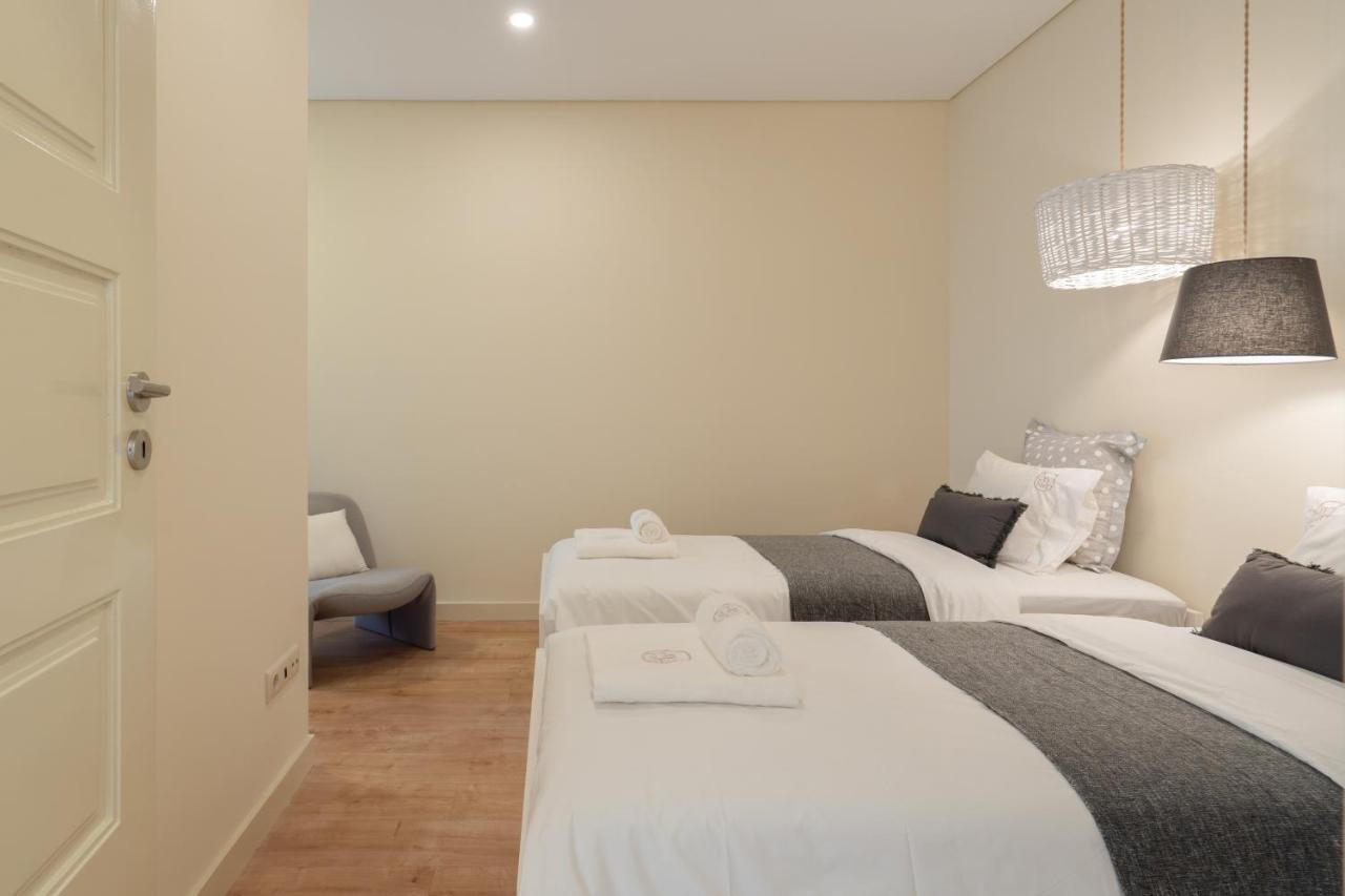 Gaya Avenue Flats - Elegant Contemporary Flats With Balcony Apartment บีลาโนวาเดกายา ภายนอก รูปภาพ