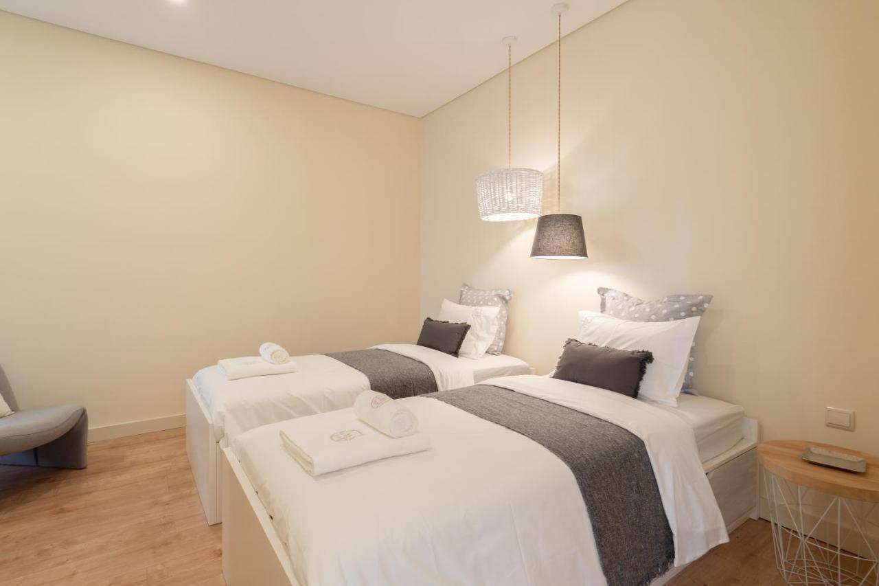 Gaya Avenue Flats - Elegant Contemporary Flats With Balcony Apartment บีลาโนวาเดกายา ภายนอก รูปภาพ