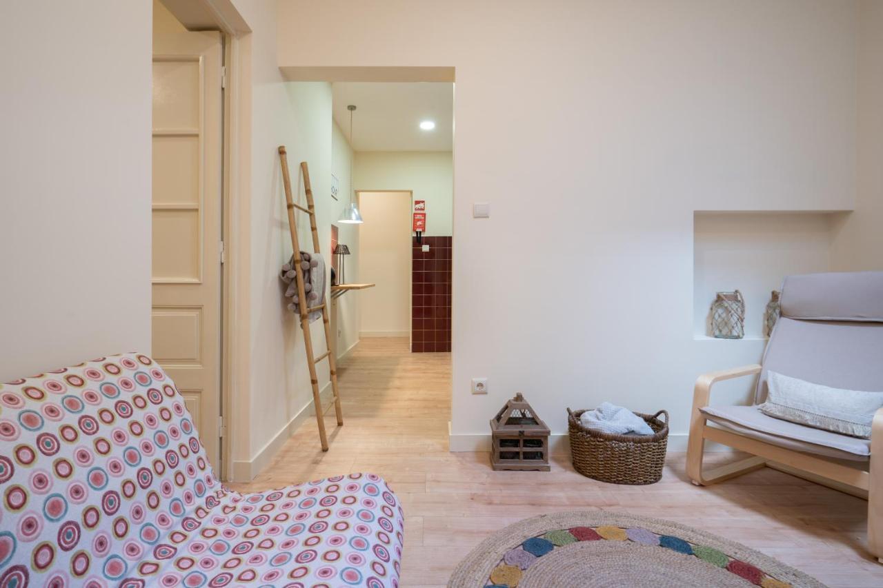 Gaya Avenue Flats - Elegant Contemporary Flats With Balcony Apartment บีลาโนวาเดกายา ภายนอก รูปภาพ