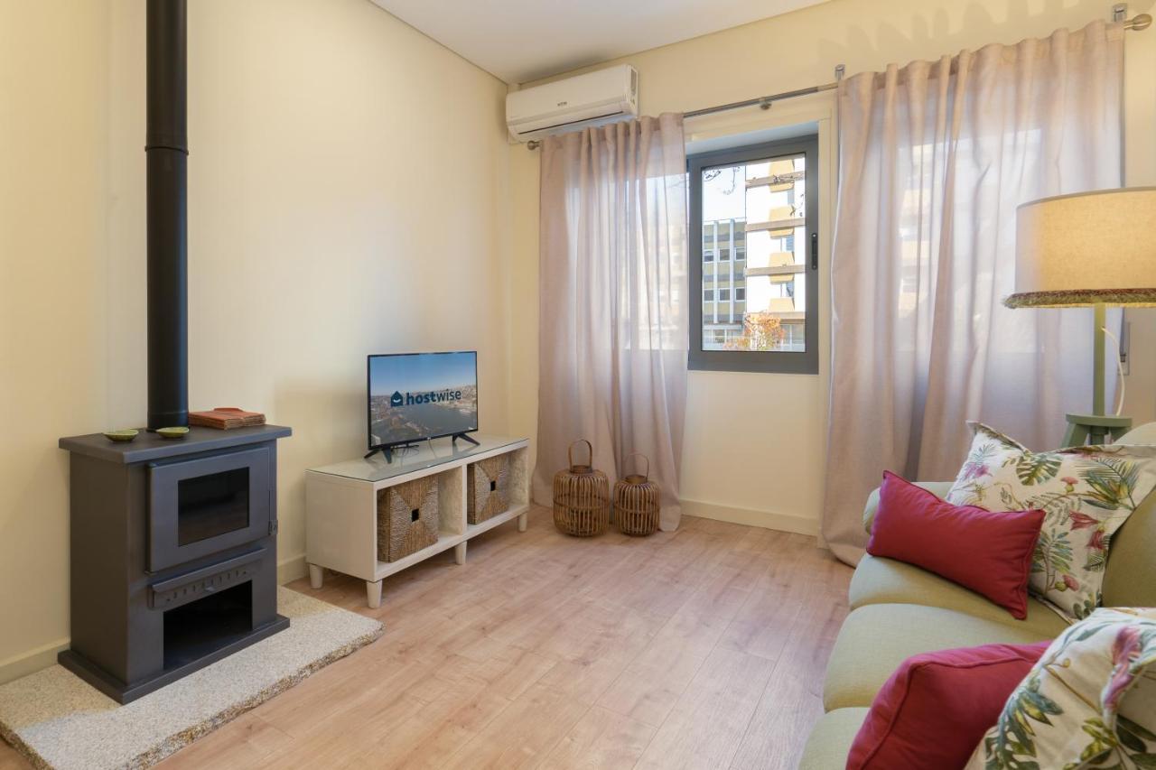 Gaya Avenue Flats - Elegant Contemporary Flats With Balcony Apartment บีลาโนวาเดกายา ภายนอก รูปภาพ
