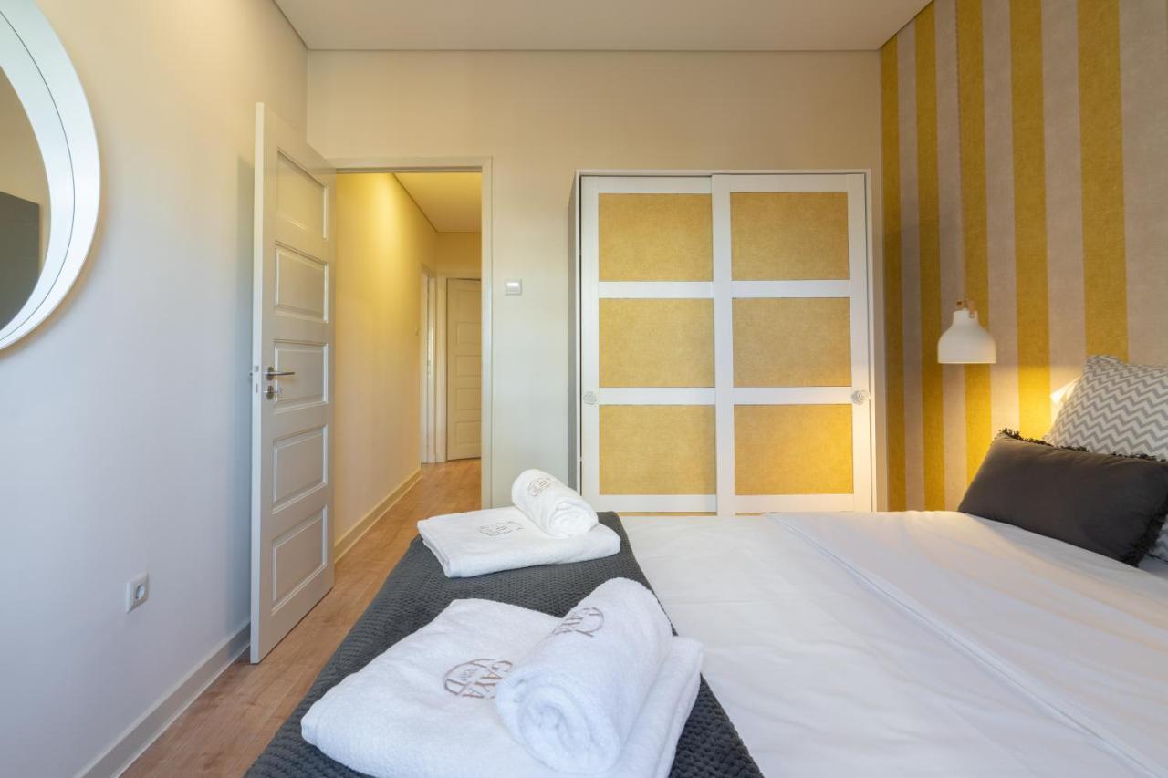 Gaya Avenue Flats - Elegant Contemporary Flats With Balcony Apartment บีลาโนวาเดกายา ภายนอก รูปภาพ