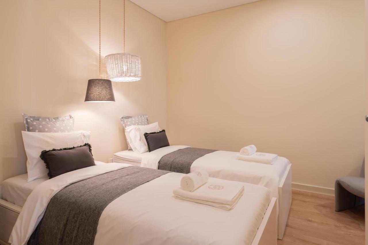 Gaya Avenue Flats - Elegant Contemporary Flats With Balcony Apartment บีลาโนวาเดกายา ภายนอก รูปภาพ
