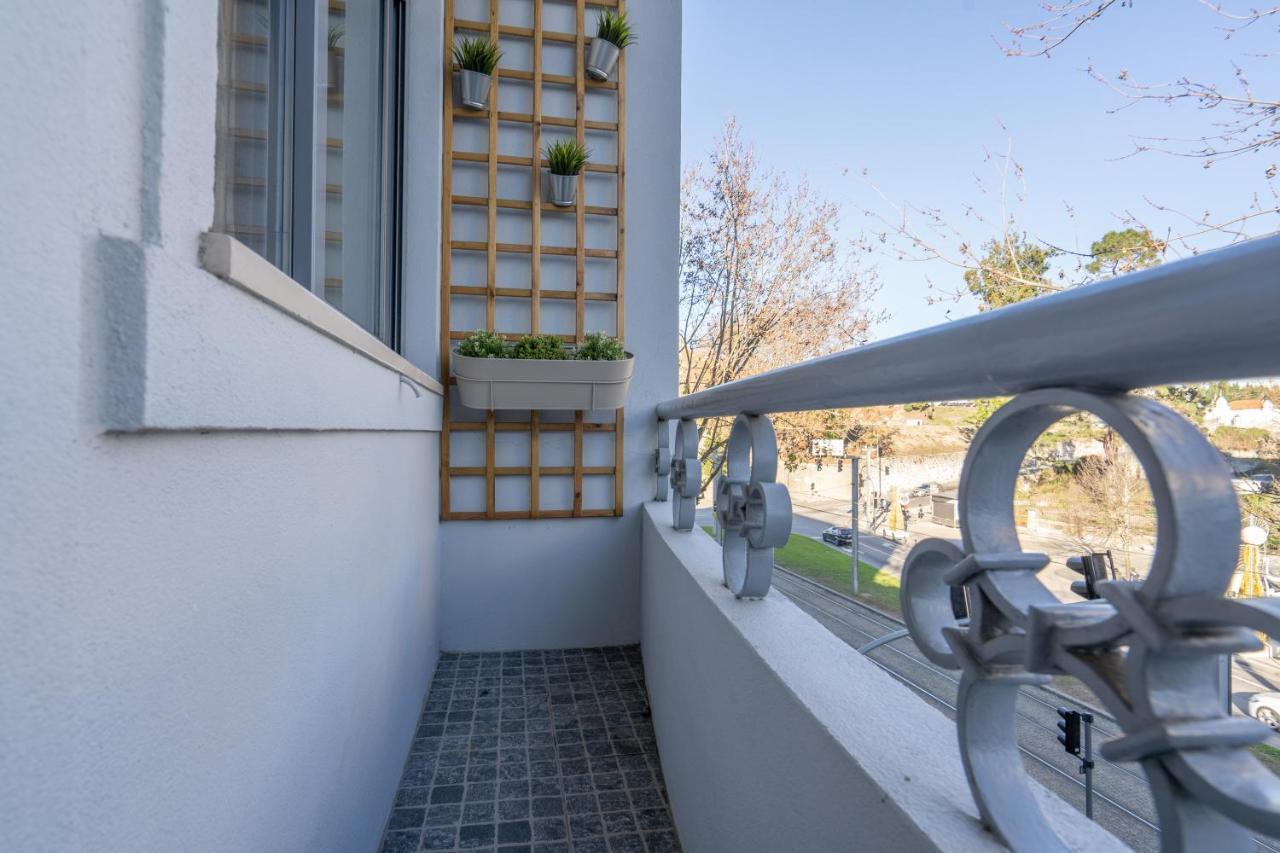 Gaya Avenue Flats - Elegant Contemporary Flats With Balcony Apartment บีลาโนวาเดกายา ภายนอก รูปภาพ