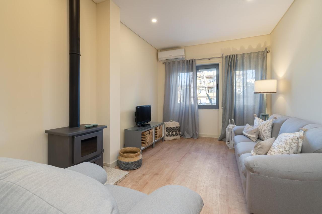 Gaya Avenue Flats - Elegant Contemporary Flats With Balcony Apartment บีลาโนวาเดกายา ภายนอก รูปภาพ